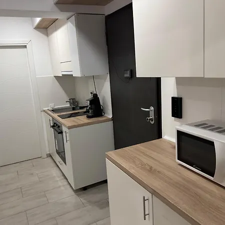 公寓 Apartment *