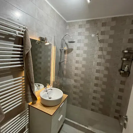 Apartment 公寓